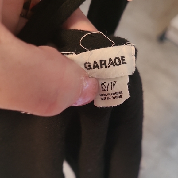 🔴Black Halter Garage Fitted Crop Tank Top - Picture 4 of 4